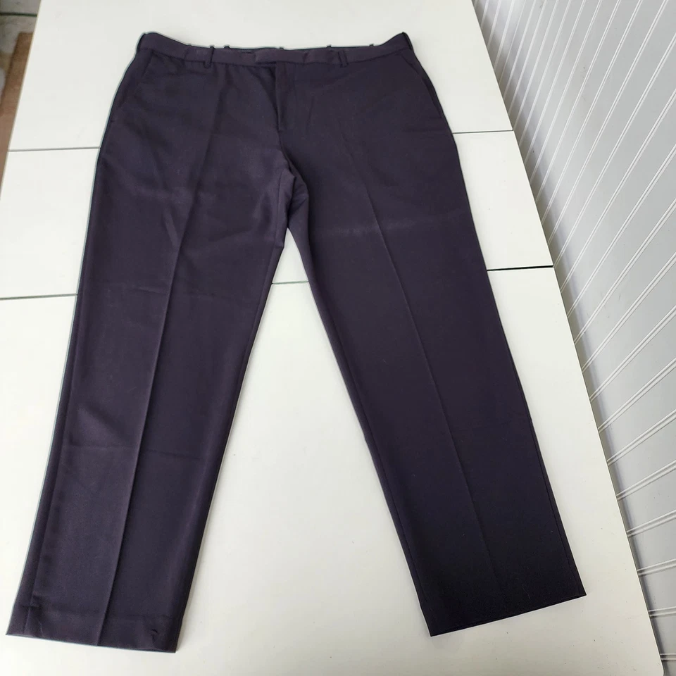 Van Heusen Flex Waistband Dress Pants Mens 42x30 Black Straight Fit Non-Iron - Image 1 of 4