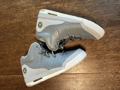 Jordan Flight Tradition White Wolf Gray 6.5Y - Image 1 of 4