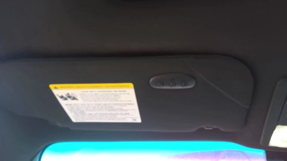 Abridor de puerta de garaje iluminado para parasol para conductor se adapta a 13-19 MKT 5128019 Foto 1 de 1