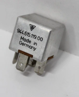 EXCELENTE RELÉ SOPLADOR AC FARO ANTINIEBLA ORIGINAL USADO PORSCHE 944 968 Foto 1 de 4