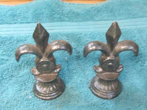 2Vintage Metal Antique Shape finials Cover