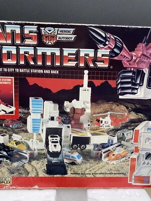 Transformers Original G1 1986 City Metroplex - Image 1 of 4