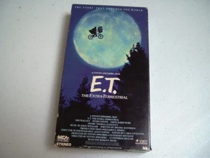 A Steven Spielberg Film E.T. the Extra-Terrestrial VHS 1982 - Picture 1 of 4