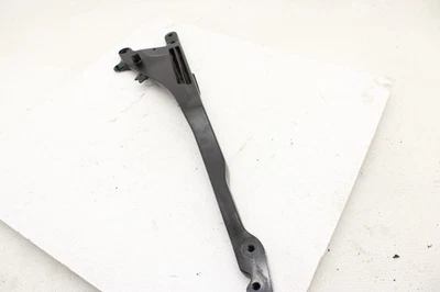 Marco columna vertebral izquierda Indian Scout Bobber Rogue Sixty 2023-2024 Foto 1 de 4