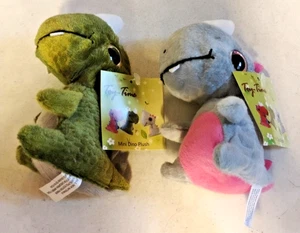 Toy Time Mini Dino Plüsch 2 Stück - grün & grau - neu mit Etikett - weich & kuschelig - Bild 1 von 3