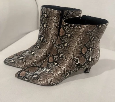 Madden 女孩棕色蛇皮印花高跟踝靴西部女牛仔 9 码全新无标签 — 第 1/4 张图片