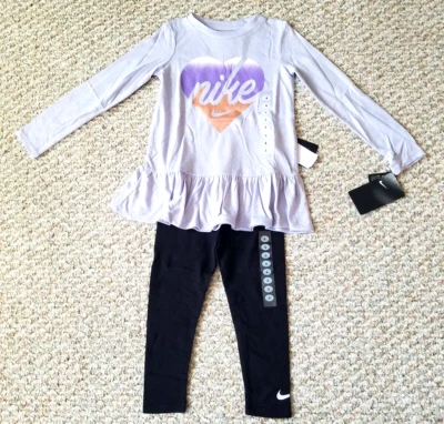Nike Niñas NUEVO con Etiquetas 2 Piezas Bebé Muñeca Camisa y Pantalón Conjunto Lavanda Negro Talla 4 Foto 1 de 4