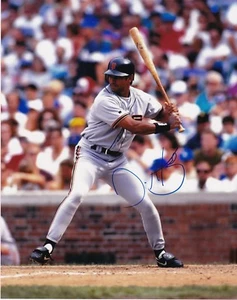 DAVE MARTINEZ  SAN FRANCISCO GIANTS   ACTION SIGNED 8x10 - Picture 1 of 1