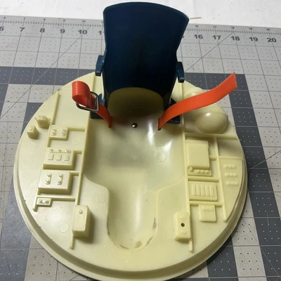 Cápsulas espaciales G.I Joe 1966 que brillan en la oscuridad parte del área de asientos Foto 1 de 4