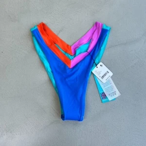 Pantalones de bikini Free People ONEONE Jesse. Azul/Púrpura/Naranja. Mediano. PVP £60 - Imagen 1 de 4