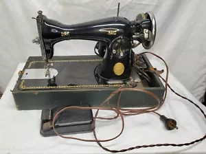 Vintage - De Luxe Familie Nähmaschine, Koffer, Fußpedal - Japan - funktioniert - LESEN - Bild 1 von 18