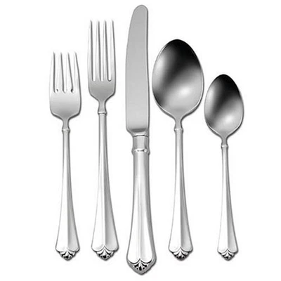 Oneida JUILLIARD 18/10 Stainless Flatware  Place Setting (Service for One) / NO - Image 1 of 4
