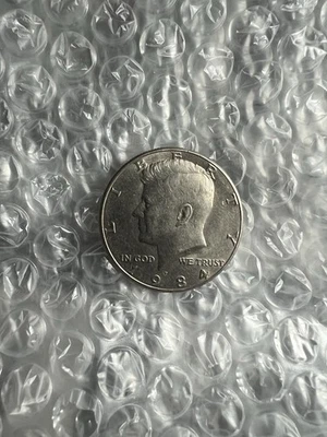 1984-P Kennedy Half Dollar Coin 50c 🪙 1 DAY SHIP! JFK Historic Collectable - Image 1 of 4