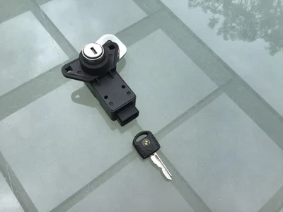 BMW K1100LT Factory Seat Lock With Folding key - Image 1 of 4