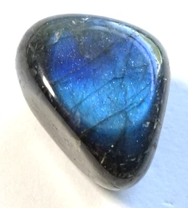 LABRADORITE TUMBLESTONE - 2.2 x 1.8 cms 8.58 gms bright flash #12 - Picture 1 of 4