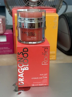 Nuevo en caja. Sangre de Dragón Rodial. Gel para ojos. Hidrata y tonifica.  15 m/0,5 fl. oz Foto 1 de 4