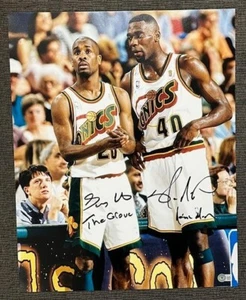 SHAWN KEMP REIGN MAN/GARY PAYTON GLOVE SIGNED AUTO 16X20 PHOTO BAS/BECKETT 05119 - Picture 1 of 2