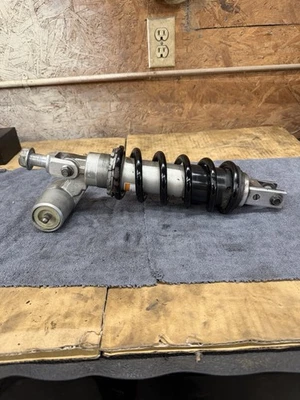 Suspensión amortiguador trasero OEM 2001 2002 2003 Suzuki GSXR600 GSXR750 600 750 Foto 1 de 4