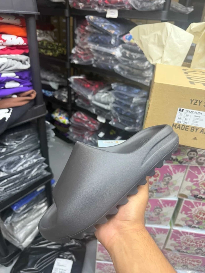 adidas YEEZY Slide Onyx Size 10 HQ6448 - FAST