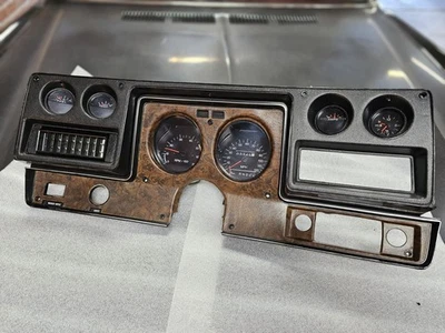 1973-1977 Chevrolet Monte Carlo Gauge Cluster Tachometer & Bezel Chevelle Camino - Image 1 of 4
