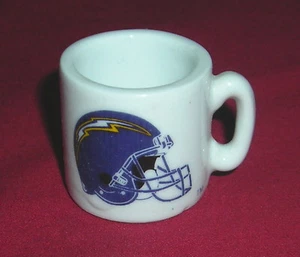 NFL SAN DIEGO CHARGERS 1,25" KERAMIK SOUVENIR MINI TASSE - Bild 1 von 1