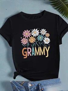 Women's Plus Size Daisy Print T-Shirt - Crew Neck, Short Sleeve Casual Top - Picture 1 of 12
