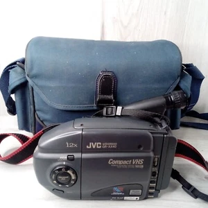 JVC GR-AX40 COMPACT CAMCORDER + BAG + STRAP - SPARES OR REPAIRS RETRO VINTAGE - Picture 1 of 10