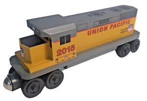 Motor locomotora Wooden Whittle Shortline Railroad Union Pacific EMD GP-38 2015 - Imagen 1 de 1