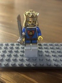 Lego Castle Knights Kingdom I  King Leo Minifigure 6026 6098 6091 6095