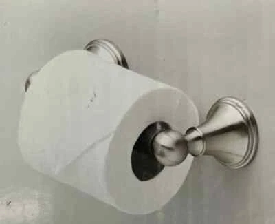 Porta papel higiénico Delta Crestfield pivotante doble poste níquel cepillado 138035 Foto 1 de 3