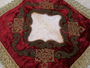 German Vintage embroidered decorative Red small Table runner - Picture 1 of 6