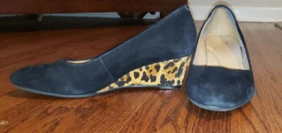 Zapatos Aerosoles Círculo Interior Talla 9W Negro Gamuza Estampado Animal Tacón de Cuña Foto 1 de 4