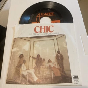 Le Freak/Savoir Faire by Chic (1978 45rmp, Atlantic 3519) w/ Original Sleeve - Picture 1 of 4