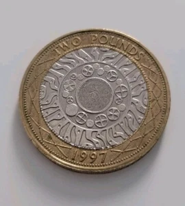 1997 £2 Two Pound Coin "Standing On The Shoulders Of Giants" - Picture 1 of 5