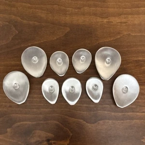 De colección Anat Basanta Aluminio Cepillado “Hojas de Sabra” Hanukkah Menorá - Imagen 1 de 9