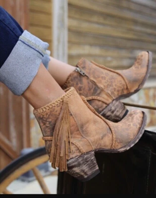 Botas de tornozelo femininas Old Gringo Adela 8.5B franja leopardio couro desgastado - Imagem 1 de 4