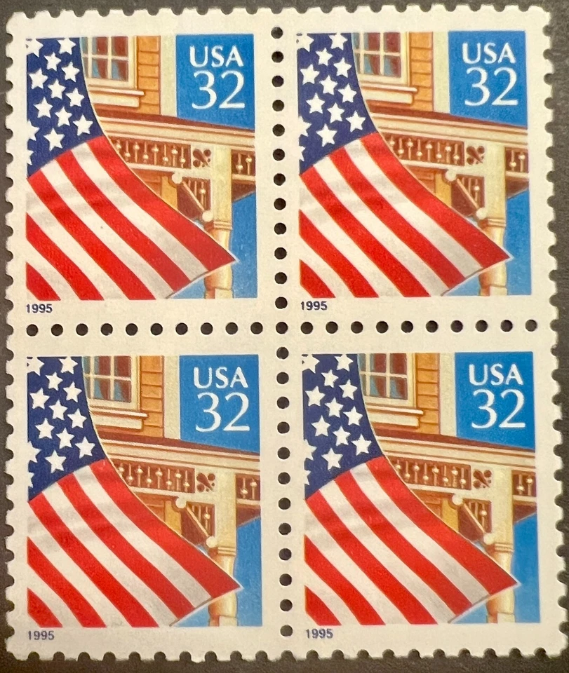 Scott#: 2897 - Flag Over Porch 29¢ 1995 SV Perf 10½ Block of Four MNHOG - Image 1 of 1