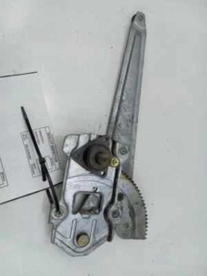 РЕГУЛЯТОР СТЕКЛА ЗАДНЕГО ПАССАЖИРА ДЛЯ TOYOTA COROLLA 2003 - 2008 - Изображение 1 из 4