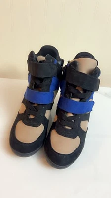 Zapatilla deportiva de cuña Simply Vera Wang talla 7,5 botín corto Foto 1 de 4