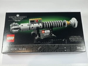 Lego Star Wars GWP ~ Set 40730 ~ Spada laser Luke Skywalker ~ Nuovo ~ - Foto 1 di 10