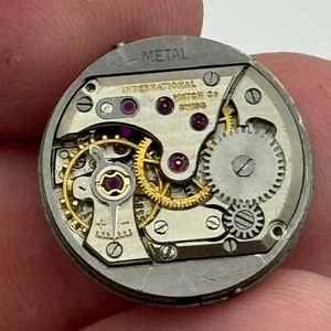 Reloj suizo cuerda manual 19 mm International Watch Co IWC Cal C.41 movimiento PIEZAS - Imagen 1 de 15