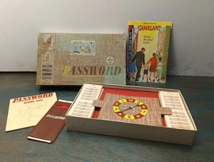 Juego de contraseñas Milton Bradley 4260 1962 vintage - falta una funda de respuesta - Imagen 1 de 11