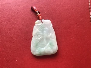 Vintage Chinese Jade Apple Green Carved Pendant - Picture 1 of 2