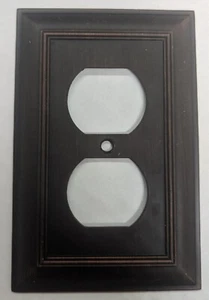 Oil Rubbed Bronze Metal Receptacle Cover Pre-owned No Screws - Picture 1 of 3