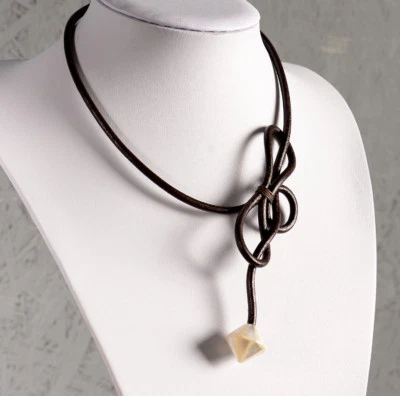 Leder Halskette Bileta mit Perlmutt Kette Muschel Halsband Anhänger Schwarz Neu - Bild 1 von 4