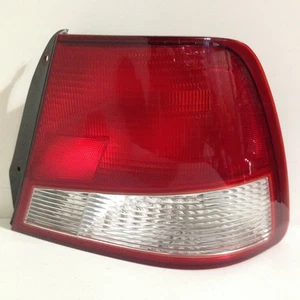 2000-2002 Hyundai Accent HATCHBACK Right PASSENGER Side Tail Light OEM Shiny - Picture 1 of 8
