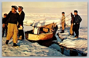 Postal Ártico Alaska Esquimal OOMIAK Piel de foca Barco Caza en Océano Alaska AK - Imagen 1 de 2