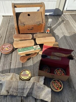 KIT DE BRILLO DE ZAPATOS DE PELUQUERÍA DE KIWI DE MADERA DE COLECCIÓN MÁS KIT MÁS PEQUEÑO Foto 1 de 4