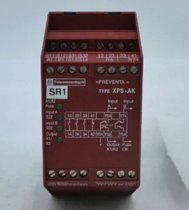 Schneider Electric XPS-AK Safety Relay XPSAK311144 (MJ) - Picture 1 of 4