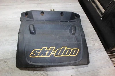 Protector protector de aleta de nieve Ski-doo Summit X 800 2004 agrietado Foto 1 de 4